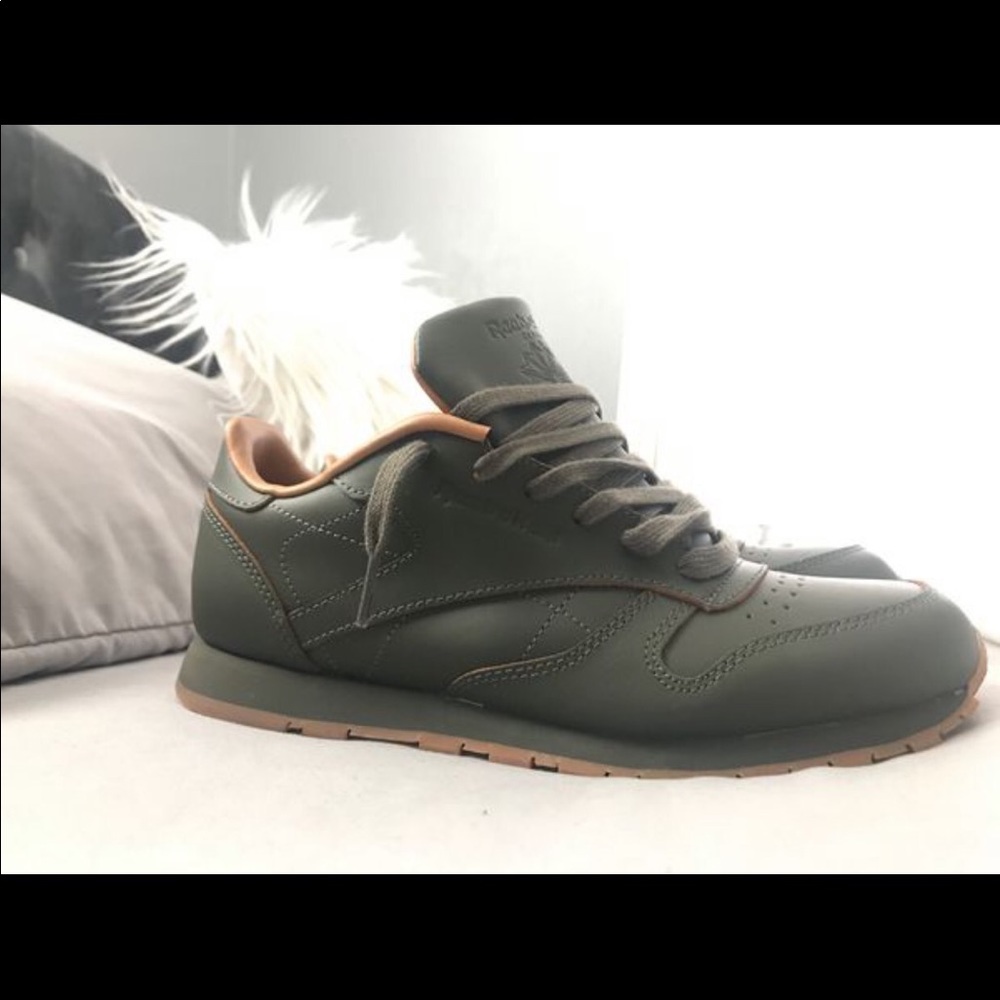 Reebok classics - Picture 2 of 5